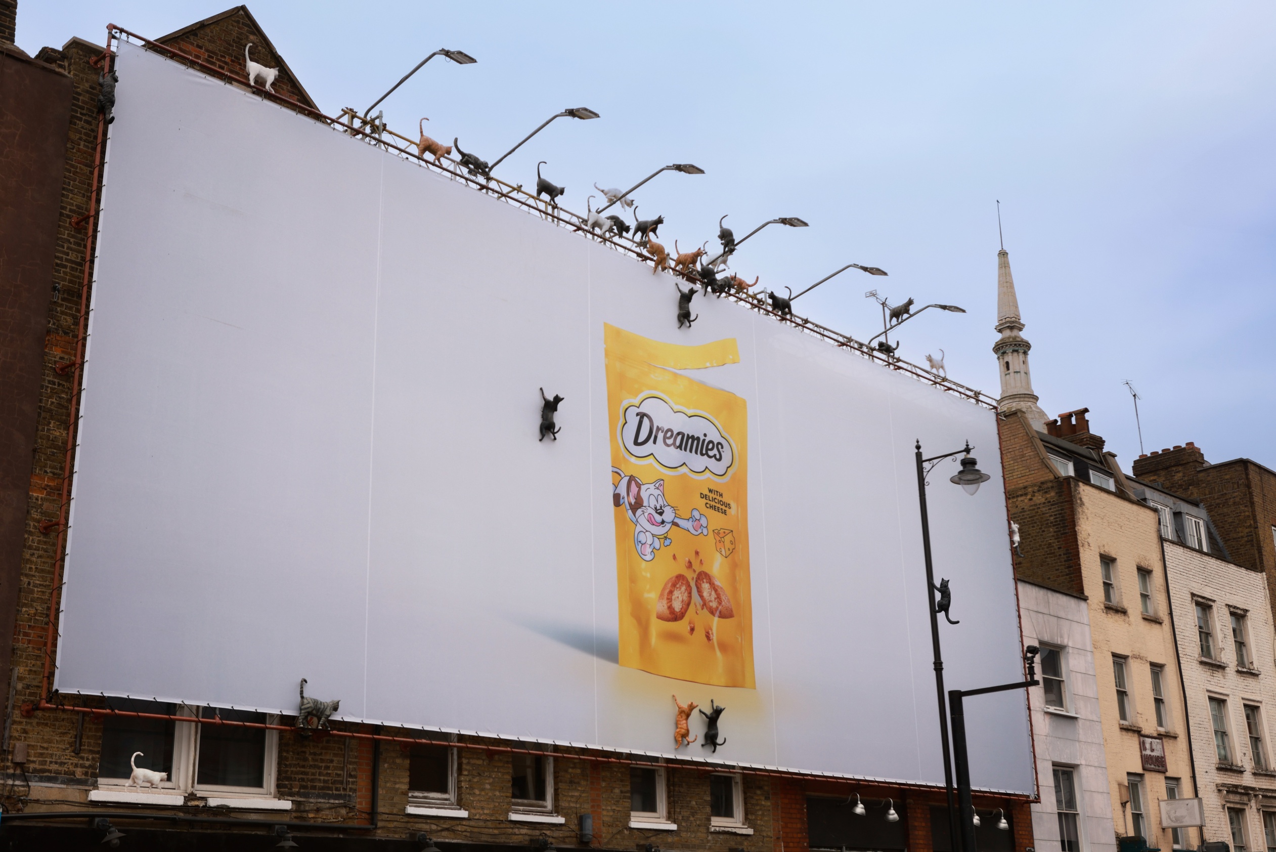 Pubicidad exterior - Campaña creativa ad attack 1